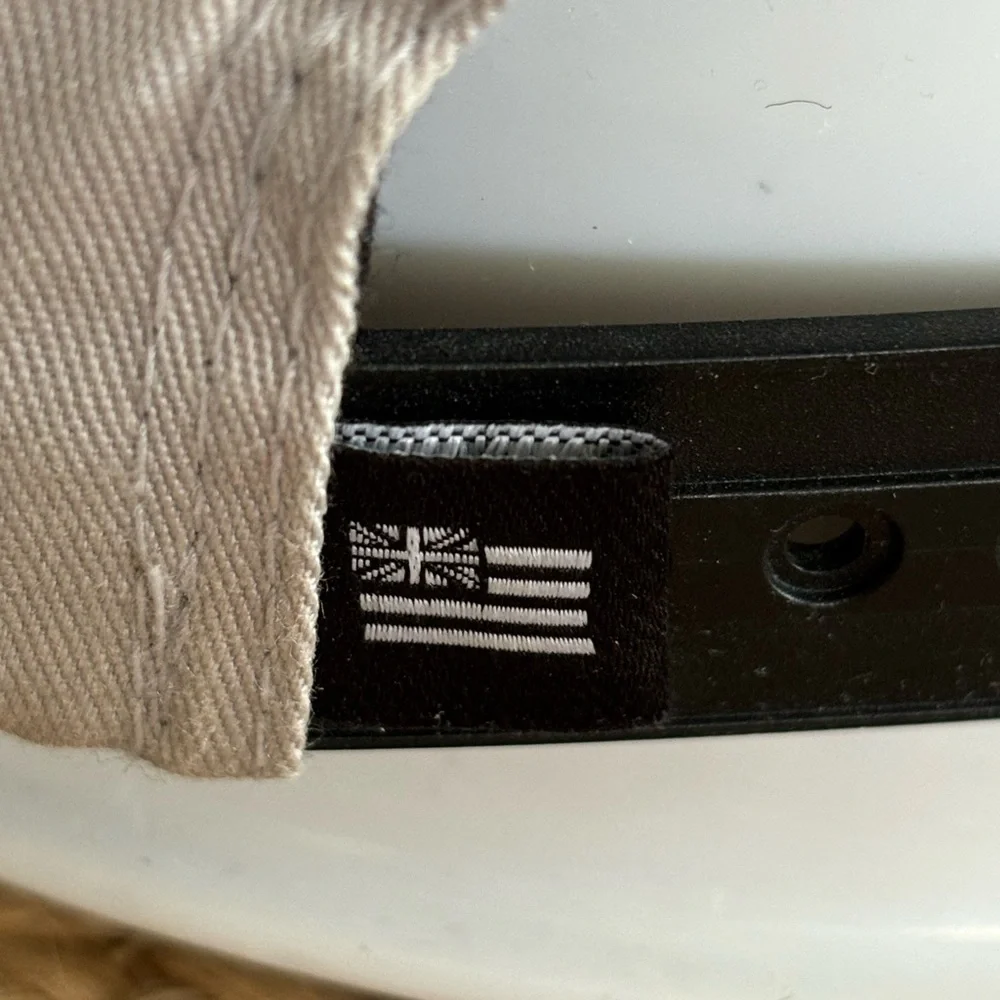 The classics Hawaii Logo‎ Snap Back ball cap.
